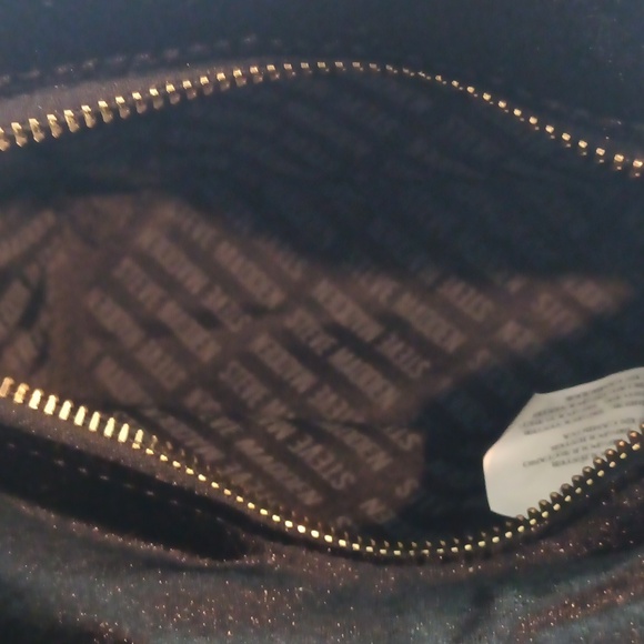 Steve Madden black velvet crossbody bag - Picture 4 of 4
